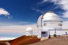 Wandbild: Observatorien auf dem Berggipfel Mauna Kea. Astronomische [...]