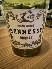 Vintage Hennessy Bras Armé