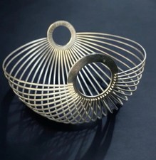 Moderner Brot-/Obstkorb aus Draht, WMF preisgekröntes Design von Designer Ole Palsby