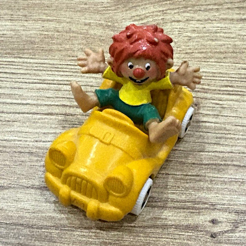 Pumuckl figur im auto - pumuckl,