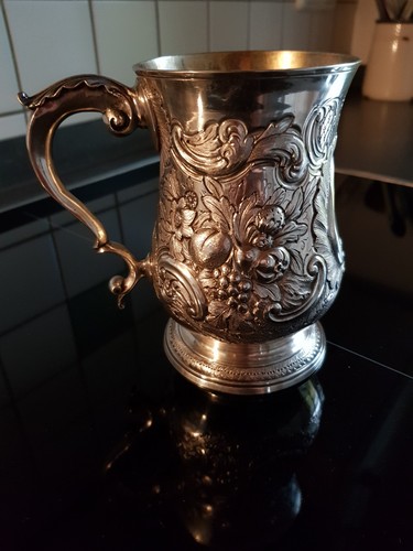 Silberbierkrug