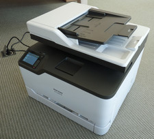 Multifunktions-Farblaserdrucker RICOH M-C240FW, wenig benutzt mit Resttoner 