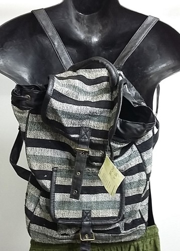 Lässiger rucksack aus fester - lässiger,