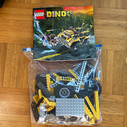 Lego dino triceratops trapper - triceratops,
