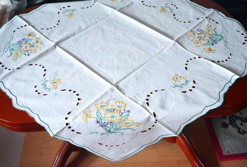 Gestickte ddr tischdecke - gestickte,