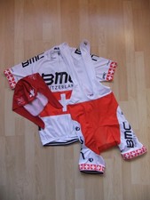 Trikotset BMC mit Trikot und Trägerhose plus Zugabe