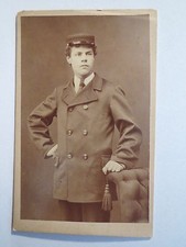 Hamburg St. Pauli - stehender Mann in Uniform ? - Mantel und Mütze / CDV