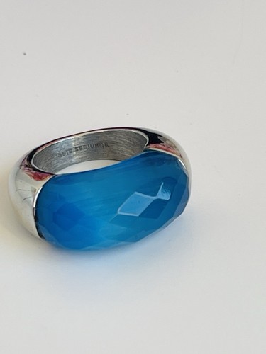 Ring mit blauem - , facettiertem
