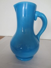 Glaskrug, Opalinglas, himmelblau