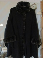 Wollcape (Wolle&Cashmere) mit Kunstpelzbesatz, schwarz, one size 