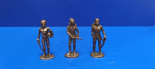 Ei metallfiguren - Ü,