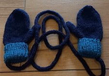 Handschuhe für Kinder handgestrickt Universa Classico türkis dunkelblau Größe 1
