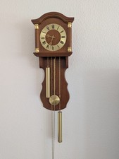 Mechanische Pendelwanduhr