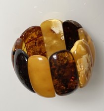 ALTES BERNSTEIN ARMBAND 129