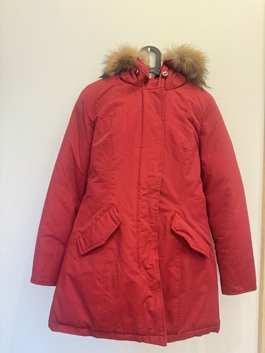Rote winterjacke mit - rote, echtfell