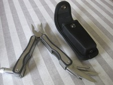 Multifunktion Zange Säge Öffner Schraubenz. Taschen- Klappmesser Tasche Lampe