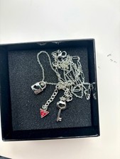 Kette von Guess ungetragen