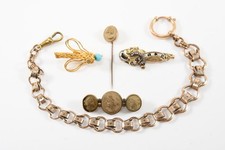 C26A14- Alter vergoldeter Schmuck Broschen Lavakamee Uhrenkette Email Saatperlen