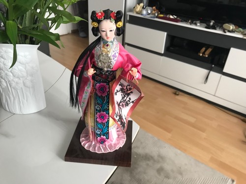 Asiatische schönheit puppe - /,