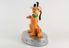 Pluto Hund Sockel === Walt