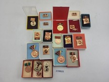 Konvolut Abzeichen Orden DDR NVA Textima Aktivist meist in Etui #259825