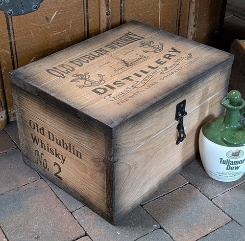 Holzkiste old dublin whisky - old,