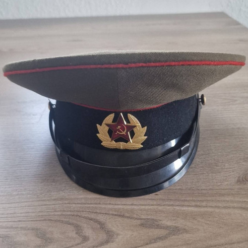 Russische militärische - russische,