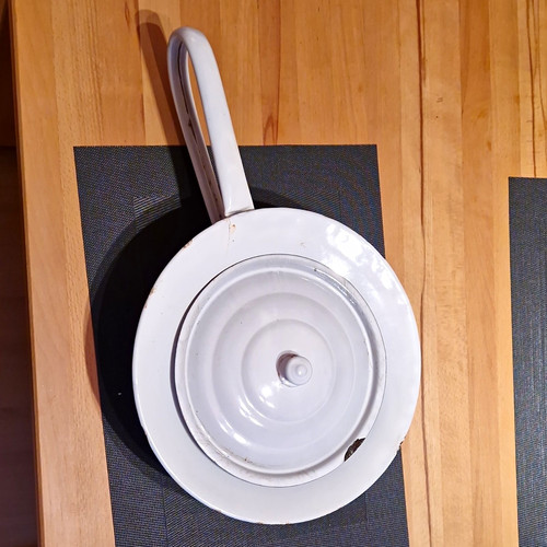 Weiße bettpfanne aus - weiße,