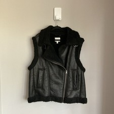 H&M Damen Faux Shearling Gilet