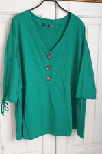 bpc bonprix Tunika Shirt  grün  52/54 V- Ausschnitt mit 3 Knöpf Zier