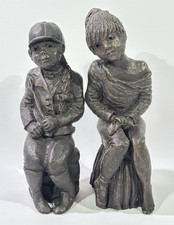 2 Vintage Lee Anne Mädchen Figuren sitzend ca. 22cm Statuen Steinguss Deko