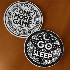 🌓 Wende Münze „One More Game / Go to Sleep“ – Entscheidungshelfer für Gamer