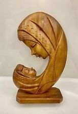 Holzgeschnitzte Marienfigur