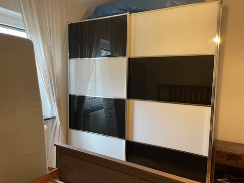 Hochglanz schrank 200x215 - schrank,