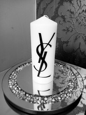 Große weiße Säulenkerze