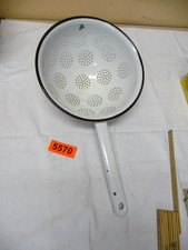 5570.       Altes Email  Sieb Deko  Emaille Sieb Nudelsieb