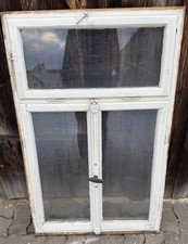 Altes historisches Holzfenster