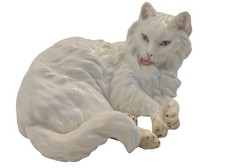 AUGARTEN WIEN Porzellan - Figur / Liegende Katze / Langhaarkatze