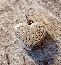 schöner Anhänger Medaillon Herz 925er Silber Blüten Blumen Ornamente