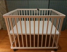 Vertbaudet Laufstall weiß, höhenverstellbar / rollbar /klappbar mit Bodenplatte 