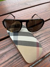 Burberry Sonnenbrille mit Etui
