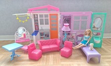 Barbie Haus/ Ferienhaus, Möbel, Auto, Boot, Pool und Puppen Zubehör Steffi Love