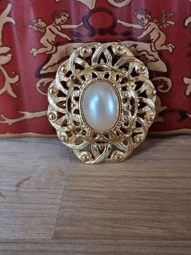 Vergoldete ovale brosche - vergoldete,