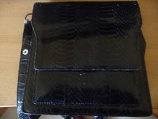 Damen Handtasche Kroko Optik schwarz