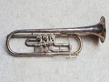 Schöne alte Bb Trompete  mit Heckelschnecke und breitem Neusilberkranz