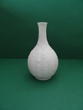 Kaiser Vase Weiß Biskuit Relief Feldblumen Design M. Frey  H 19