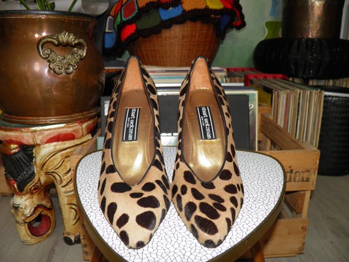 Stuart weitzman leo pumps - stuart,
