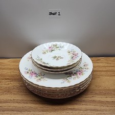 Royal Albert 1956 "Moss Rose"