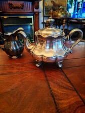 Porzellan Teekanne mit