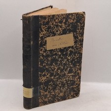 Der Priester am Altar oder die